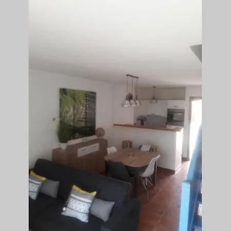 Charmante Dans Village Naturiste Leucate