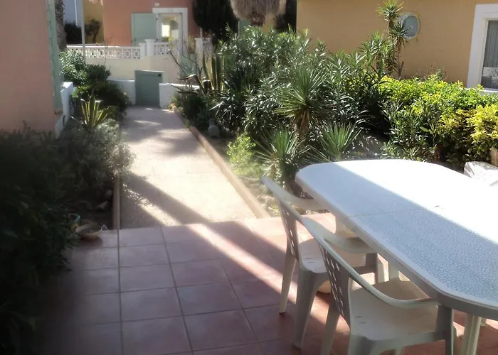 Charmante Dans Village Naturiste Leucate