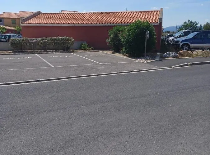 Charmante Dans Village Naturiste Leucate